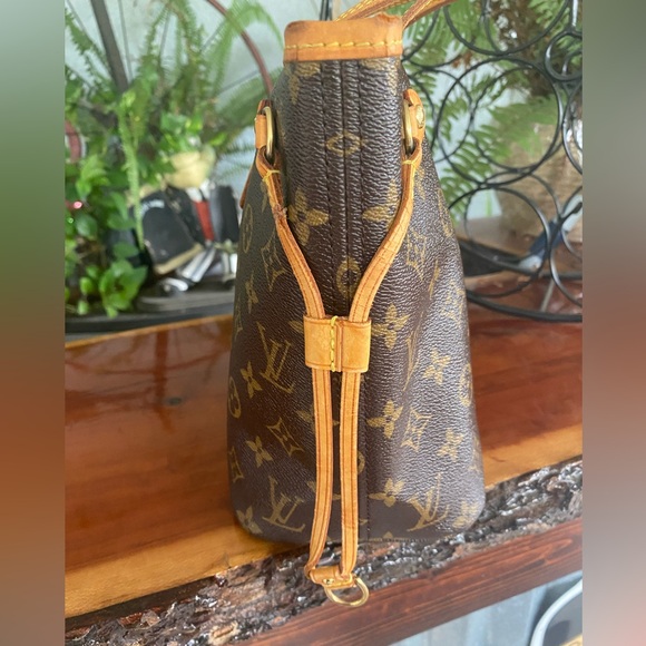 Louis Vuitton Neverfull PM with Certificate of Authenticity - Picture 3 of 13